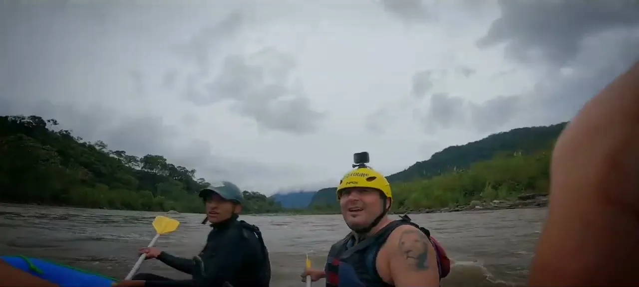 Sorin white-water rafting on the Río Pastaza near Baños, Ecuador